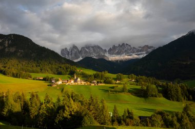 Chiesa di Santa Maddalena church, Kirche St. Magdalena, in Val di Funes valley of Dolomites, Dolomiti mountain, Santa Magdalena Alta, South Tyrol, Italy