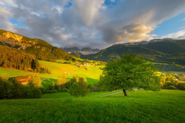 Santa Maddalena Kilisesi, Kirche St. Magdalena, Val di Funes Vadisi, Dolomiti Dağı, Santa Magdalena Alta, Güney Tyrol, İtalya