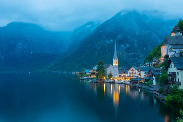 Landschaftlich Reizvoller Blick Auf Die Berühmte Hallstätter Seestadt Die Sich — Stockfoto