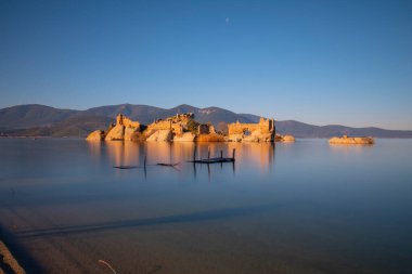 Bafa lake is a peaceful place, ringed by traditional villages such as Kapkr full of fisherman boats and ruins of Herakleia