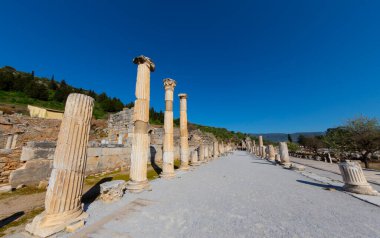  Efes, Türkiye 'nin Efes kentindeki antik tiyatro manzarası. Efes (Efes) bir UNESCO Dünya Mirası sitesidir..