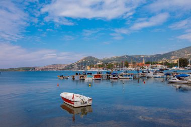 Foca, Ege kıyısında, İzmir ilinin bir ilçesidir..