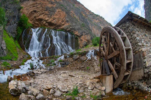 Водопад Капузбаси Кайсери Турция — стоковое фото