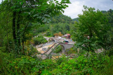 Arhavi Kucukkoy köyünde ele geçirilen köprünün güzel bir manzarası