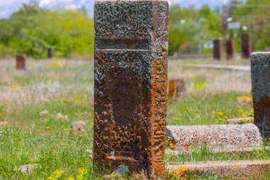 İlkbaharda Ahlat Seljuk Meydanı Tarihi Mezarlığı