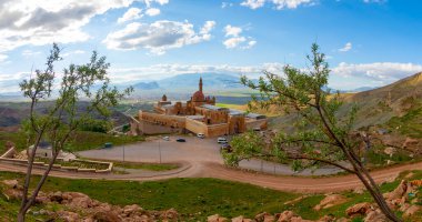 Dogubayazit Doğu Türkiye'de yakınlarındaki Ishak Paşa Sarayı (Ishakpasa Sarayı)