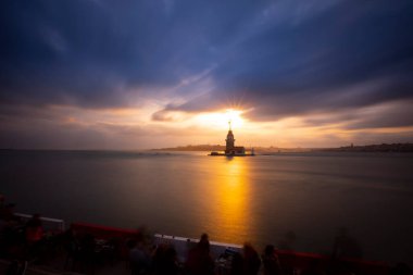 Günbatımında İstanbul 'un Bakire Kulesi