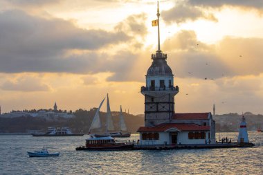 Günbatımında İstanbul 'un Bakire Kulesi