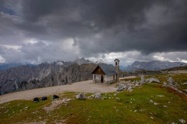  Dolomites, İtalya 'daki Tre Cime parkındaki dağlar. İtalyan Alpleri