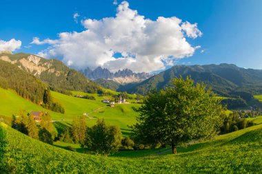 Santa Maddalena Kilisesi, Kirche St. Magdalena, Val di Funes Vadisi, Dolomiti Dağı, Santa Magdalena Alta, Güney Tyrol, İtalya