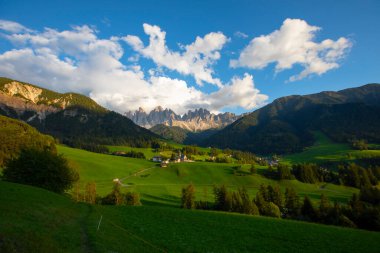 Santa Maddalena Kilisesi, Kirche St. Magdalena, Val di Funes Vadisi, Dolomiti Dağı, Santa Magdalena Alta, Güney Tyrol, İtalya