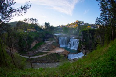 Bosna ve Hersek, güzel Pliva şelale için ünlü şehirde Jajce