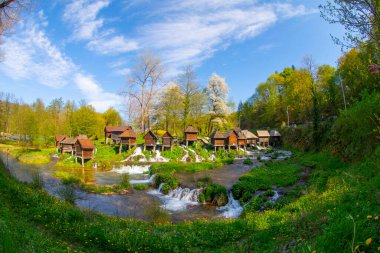 Jajce 'deki ahşap su değirmenleri yerel çiftçiler tarafından kullanıldı..