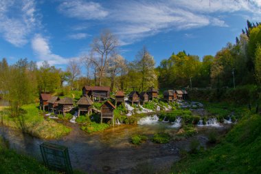 Jajce 'deki ahşap su değirmenleri yerel çiftçiler tarafından kullanıldı..