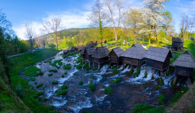 Jajce 'deki ahşap su değirmenleri yerel çiftçiler tarafından kullanıldı..