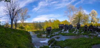 Jajce 'deki ahşap su değirmenleri yerel çiftçiler tarafından kullanıldı..