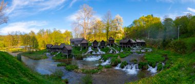 Jajce 'deki ahşap su değirmenleri yerel çiftçiler tarafından kullanıldı..