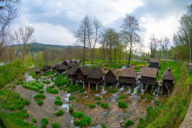 Jajce 'deki ahşap su değirmenleri yerel çiftçiler tarafından kullanıldı..