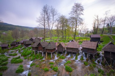 Jajce 'deki ahşap su değirmenleri yerel çiftçiler tarafından kullanıldı..