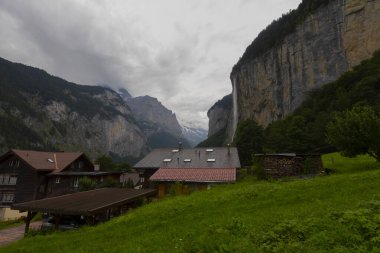 Wengernalp Demiryolu 'ndan Lauterbrunnen Vadisi manzarası