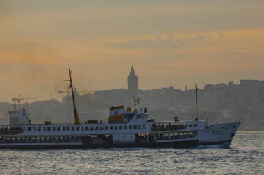 Galata Kulesi ve feribot ile Istanbul'dan göster