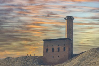 Kars, Türkiye 'deki Ani Harabeleri. Manuchihr Camii. Tarihi eski şehir. Ani tarihi İpek Yolu 'nda yer almaktadır. 1996 yılında UNESCO Dünya Kültür Mirasları Listesine eklendi..