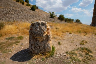 Nemrut Dağı 'ndaki antik heykeller. UNESCO Dünya Mirası Nemrut Dağı 'nda Kral Antiochus' un namı diğer Commagene 'in gömüldüğü yerde..