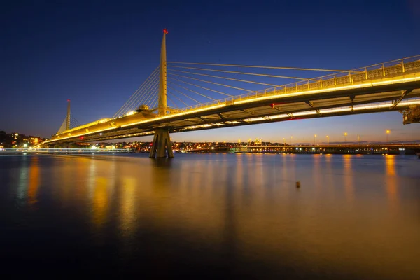 Hosszú Expozíció Esztétikai Kilátás Halic Metro Bridge Alkonyat Alatt — Stock Fotó