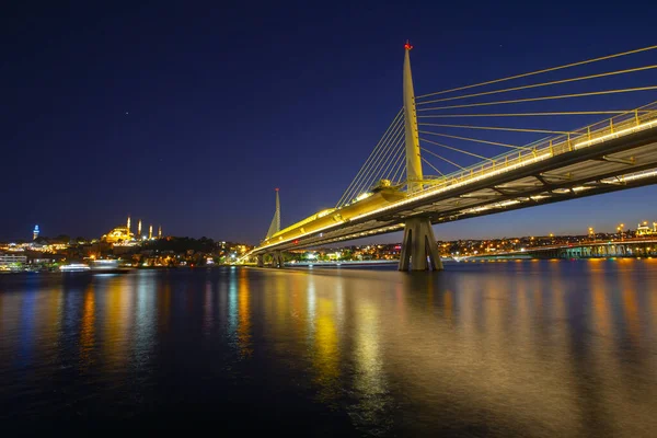 Ästhetische Langzeitbelichtung Der Halic Metro Bridge Der Dämmerung — Stockfoto