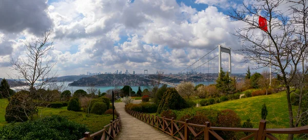 Fatih Sultan Mehmet Bridge View Otagtepe Park Istanbul — 图库照片