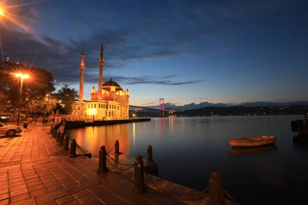 Ortakoy Moskee Ook Bekend Als Buyuk Mecidiye Camii Besiktas Istanbul — Stockfoto