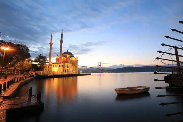 Mesquita Ortakoy Também Conhecida Como Buyuk Mecidiye Camii Besiktas Istambul — Fotografia de Stock