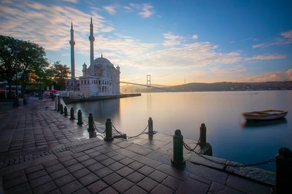 Ortakoy Moskee Ook Bekend Als Buyuk Mecidiye Camii Besiktas Istanbul — Stockfoto