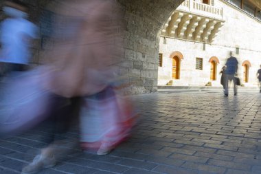 Yeni cami sultanı konağı, halk ve şehir halkı uzun pozlama tekniği ile fotoğraflandı.