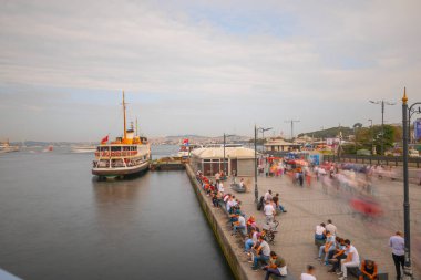 İstanbul 'un Eminn bölgesindeki tarihi feribotlar uzun pozlama tekniğiyle fotoğraflandı..