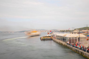 İstanbul 'un Eminn bölgesindeki tarihi feribotlar uzun pozlama tekniğiyle fotoğraflandı..
