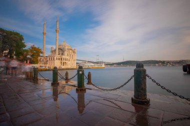 Ortakoy Camii ve Boğaz Köprüsü (15 Temmuz Şehitler Köprüsü)