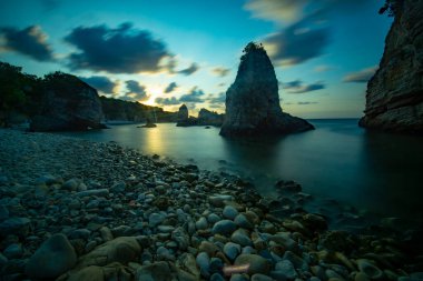 Akakese Sahili, İstanbul 'un il ilçesinden yaklaşık 17 km uzaklıktadır. Bir kıyı köyü olarak bilinen Akakese köyü hafta sonu İstanbullular tarafından takdir ediliyor..