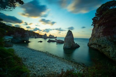 Akakese Sahili, İstanbul 'un il ilçesinden yaklaşık 17 km uzaklıktadır. Bir kıyı köyü olarak bilinen Akakese köyü hafta sonu İstanbullular tarafından takdir ediliyor..