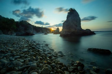 Akakese Sahili, İstanbul 'un il ilçesinden yaklaşık 17 km uzaklıktadır. Bir kıyı köyü olarak bilinen Akakese köyü hafta sonu İstanbullular tarafından takdir ediliyor..