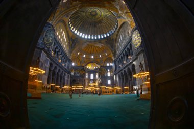 Sultanahmet 'teki Ayasofya Camii. Ayasofya 537 yılında inşa edildi..