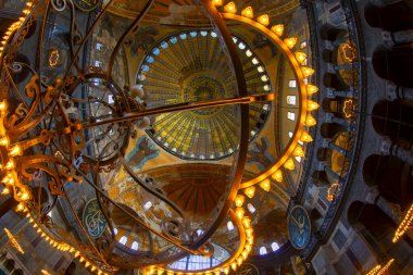 Sultanahmet 'teki Ayasofya Camii. Ayasofya 537 yılında inşa edildi..