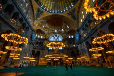 Sultanahmet 'teki Ayasofya Camii. Ayasofya 537 yılında inşa edildi..