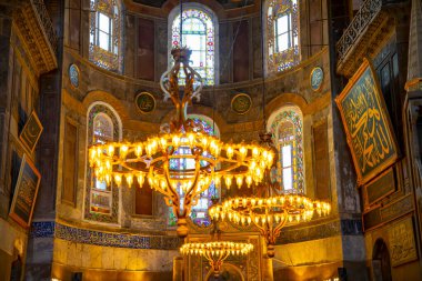 Sultanahmet 'teki Ayasofya Camii. Ayasofya 537 yılında inşa edildi..