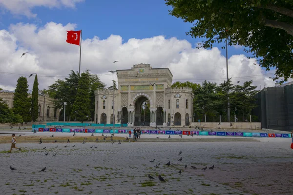 Główna Brama Uniwersytetu Stambule Widok Plac Beyazit Stambule Uniwersytet Stambule — Zdjęcie stockowe