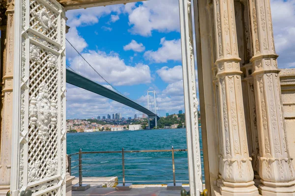 Beylerbeyi Palace Bank Bosphorus Strait Istanbul Turkey — Stock Photo, Image