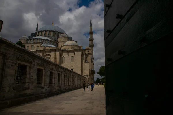 来自苏莱曼尼亚清真寺的土耳其 伊斯坦布尔 博斯普鲁斯和亚洲伊斯坦布尔 — 图库照片