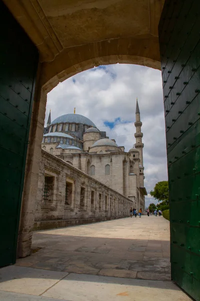 stock image Turkey, Istanbul, Bosporus and Asian Istanbul from Suleymaniye mosque