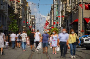 İstanbul'da Taksim meydanı . Taksim İstiklal Caddesi İstanbul'un popüler turizm merkezlerinden biridir.