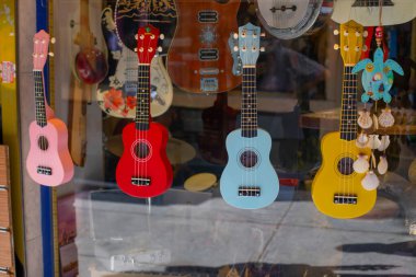 İstanbul'da Taksim meydanı . Taksim İstiklal Caddesi İstanbul'un popüler turizm merkezlerinden biridir.